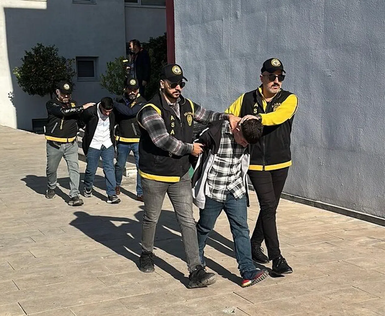 25 Milyon TL Haraç İstediler, Alamayınca Silahlı Saldırı Düzenlendiler