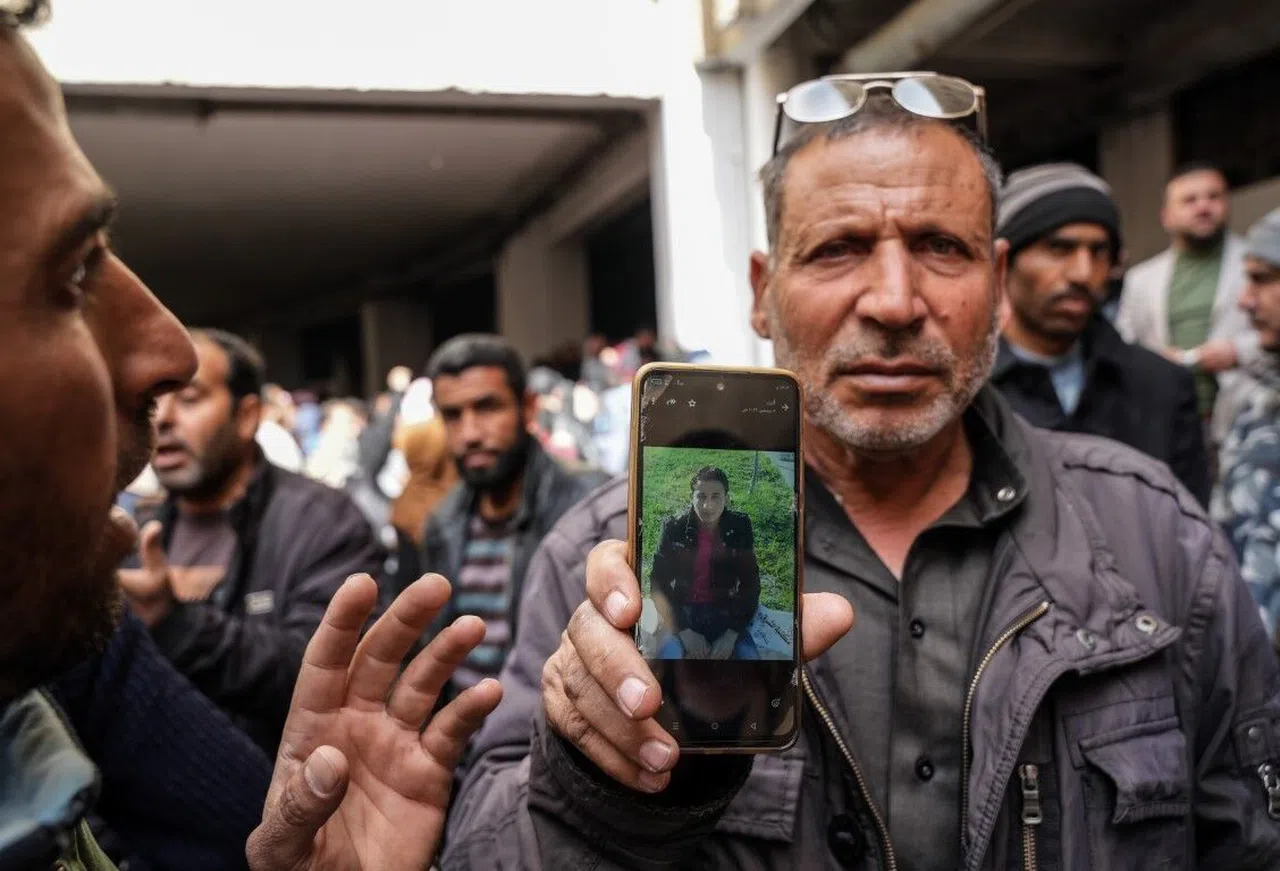 Sednaya Hapishanesi'nde Yakınlarını Arayan Aileler Türkiye’den Yardım İstiyor