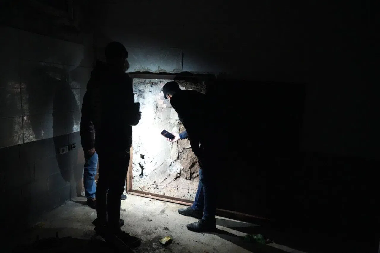 Münbiç'te Hastanenin Altından Tünel Ağı Çıktı