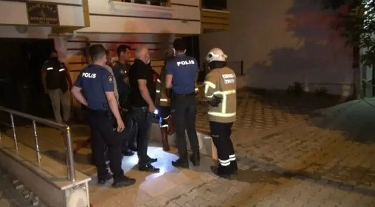 Elektrikli Şofben Evi Yaktı, 4 Kişi Dumandan Etkilendi