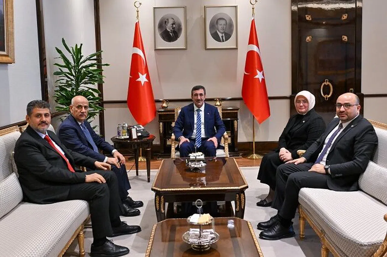 AK Partili Vekiller, Cumhurbaşkanı Yardımcısı Yılmaz’ı Ziyaret Etti