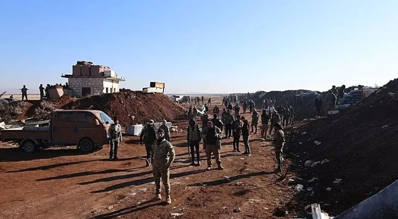 Suriye’de muhalif grupların Halep ve Tel Rıfat’a askeri sevkiyatı sürüyor