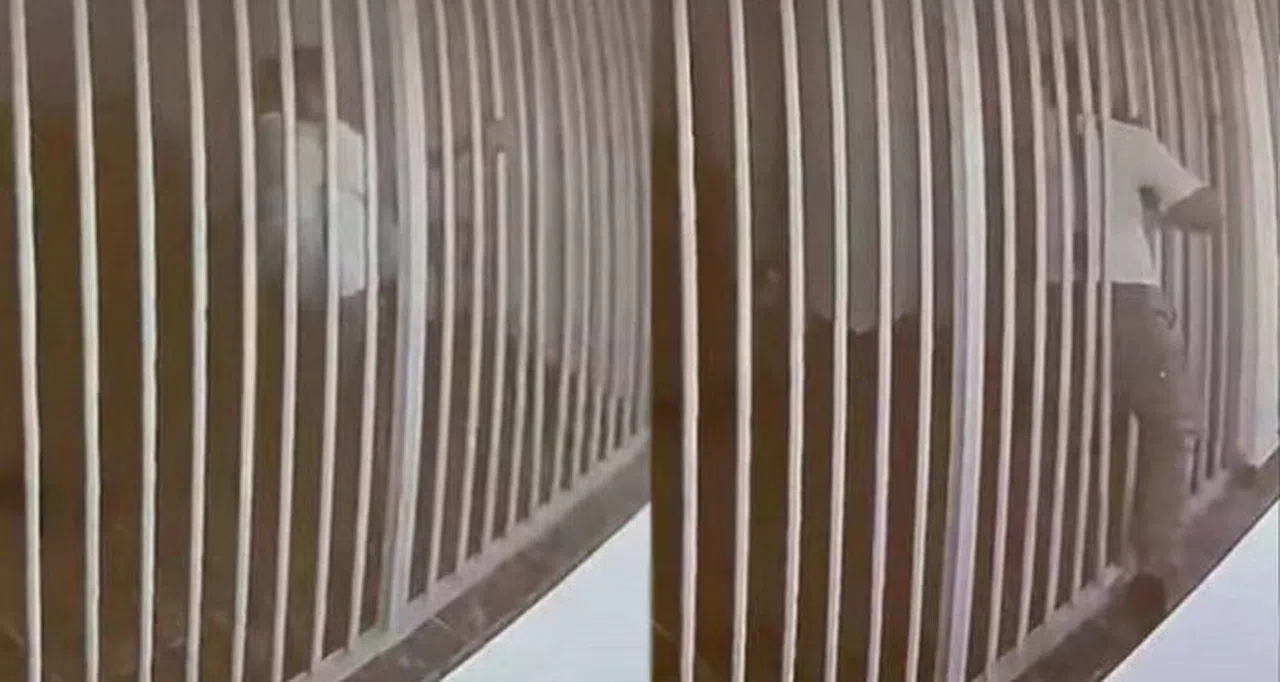 Nezarethanede Demir Parmaklığı Esnetip Kaçtı