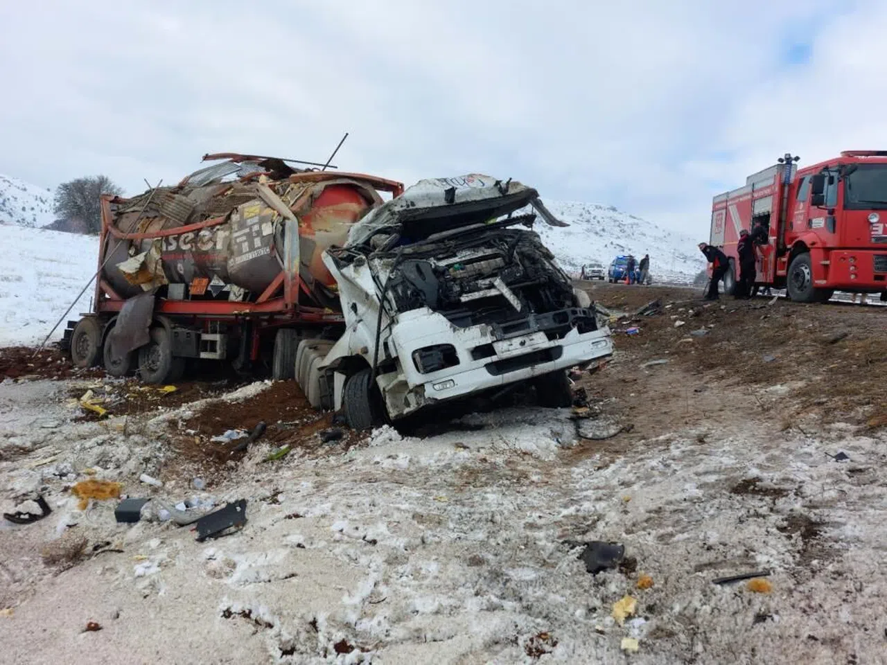 Kahramanmaraş'ta yakıt tankeri devrildi: 1 yaralı
