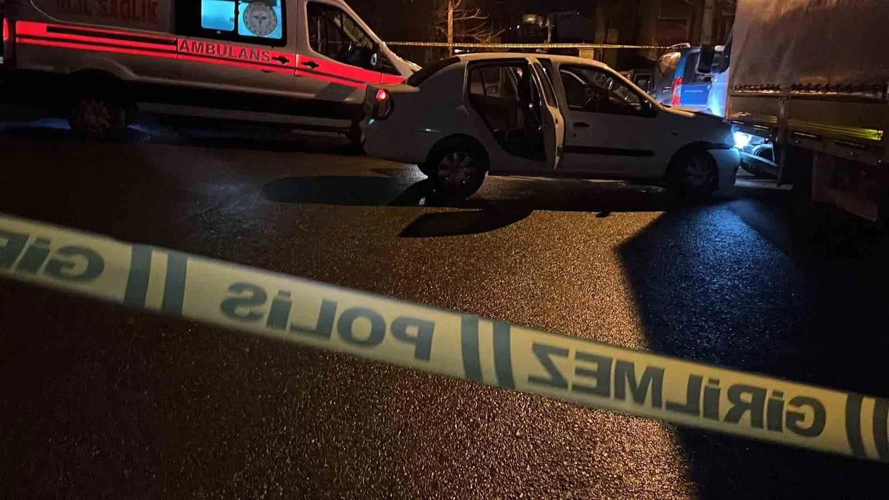 Otopark Kavgasında Komşu 2 Kardeşi Silahla Yaraladı