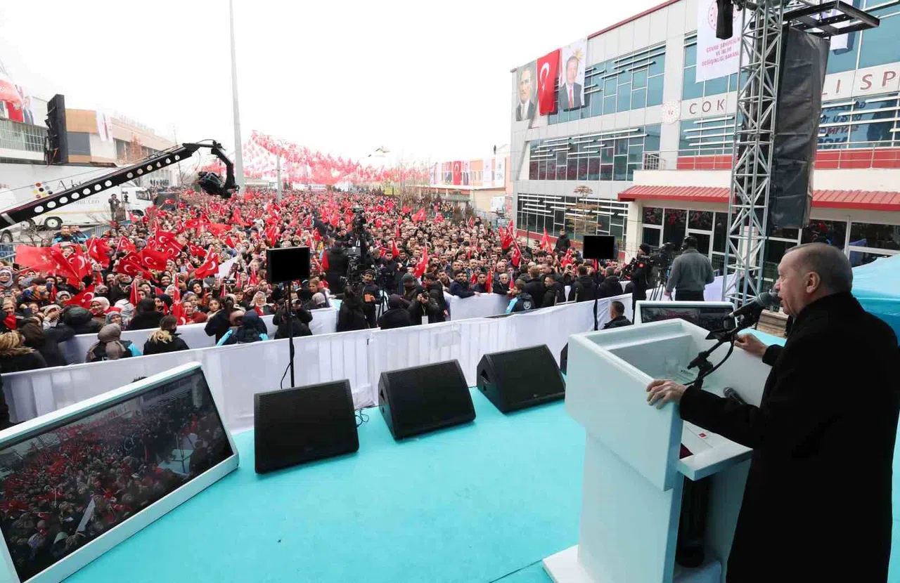 Erdoğan: "Söz verdiğimiz üzere, 2024 yılı sonu itibariyle konutlarımızın yüzde 40’ını tamamlamış durumdayız”