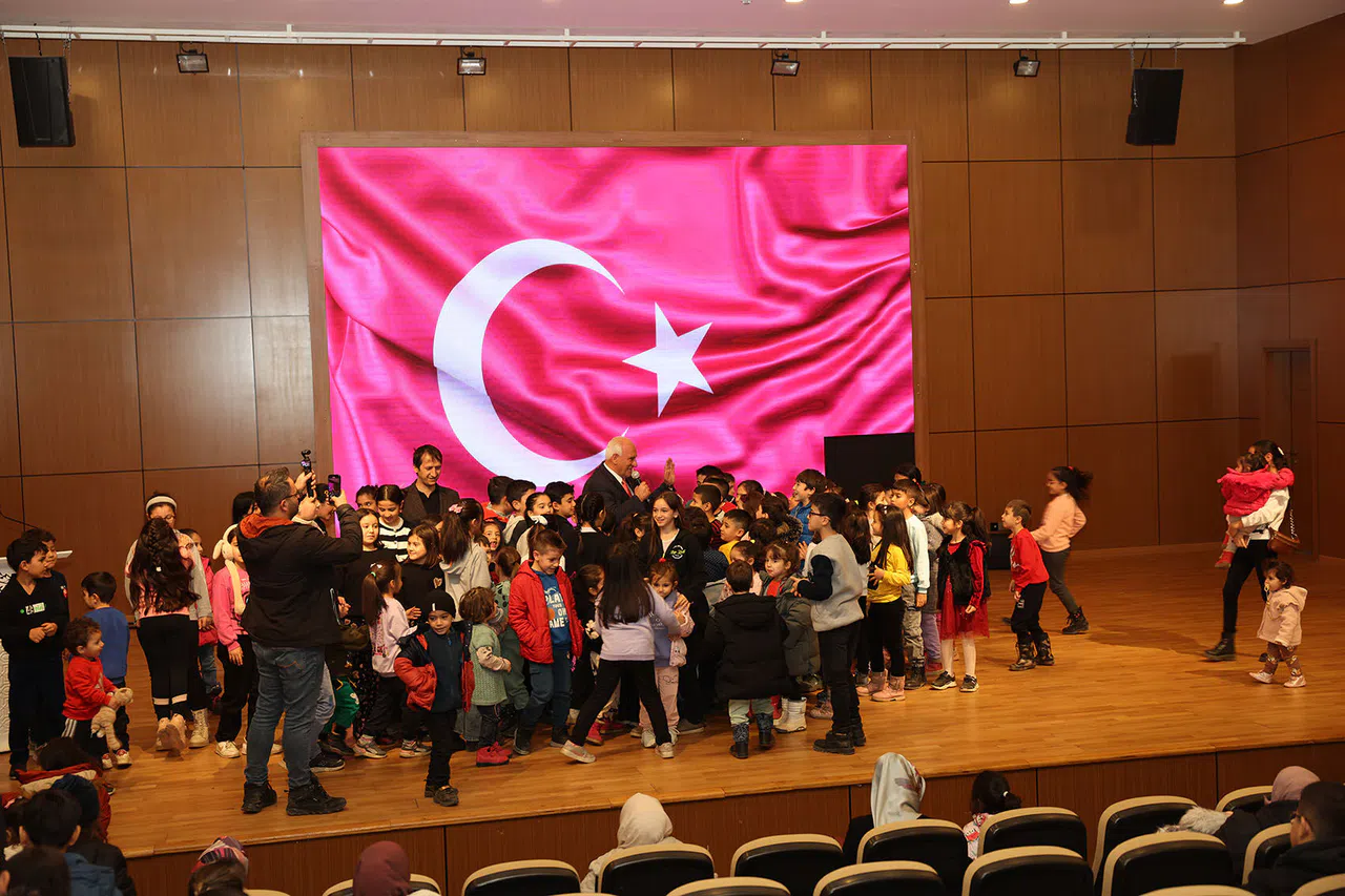 Göksun’da Tatilin İlk Gününde Çocuklara Renkli Sürpriz