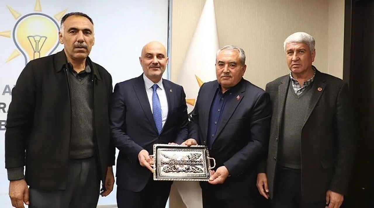 Kahramanmaraş’ta Muhtarlardan Ak Parti’ye Ziyaret