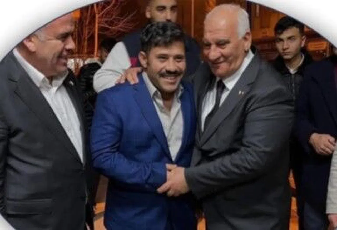 Ozan Köroğlu’ndan Başkan Cüce’ye Şiirli Jest