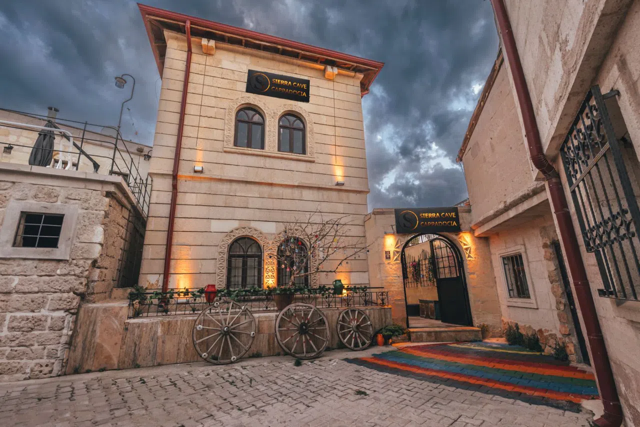 Göreme'nin Büyülü Manzaralarında Konforlu Bir Konaklama: Sierra Cave Cappadocia Otel