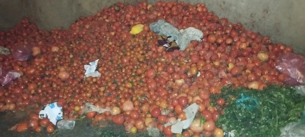 Kahramanmaraş’ta Domatesleri döken pazarcılara tepki