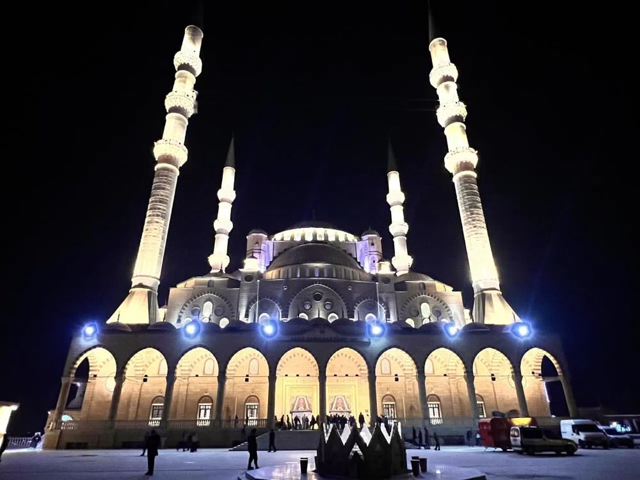 Regaip Kandili'nde Abdülhamid Han Camii Doldu Taştı