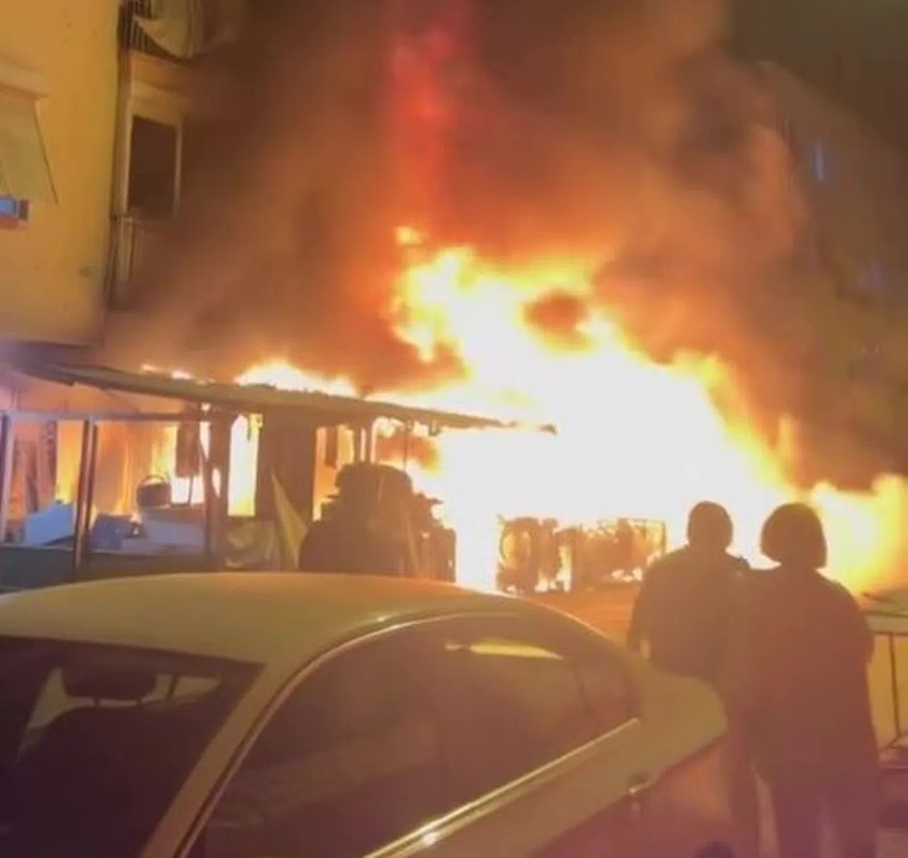Spotçuda Başlayan Yangın Apartmanı Sardı: 1 Ölü, 2 Yaralı