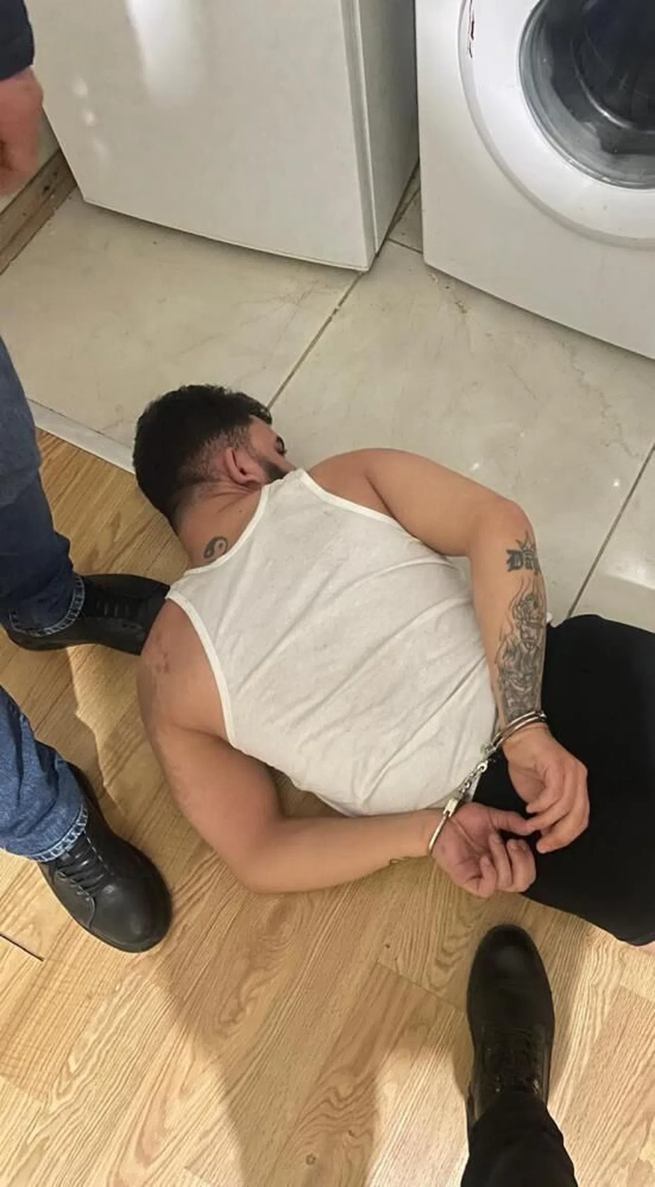 "Plakalara iyi bakın belki bulursunuz" paylaşımı yapan cezaevi firarisini polis yakaladı