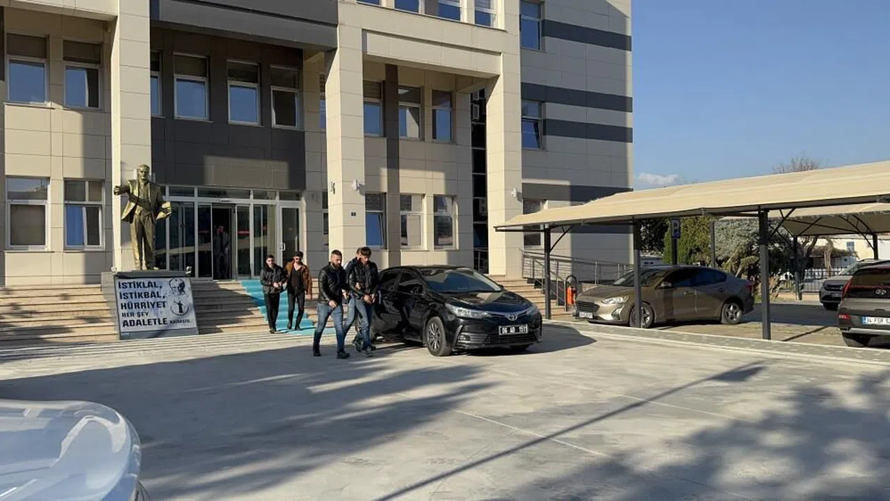 2 kilogram metamfetaminle yakalanan zehir tacirleri tutuklandı