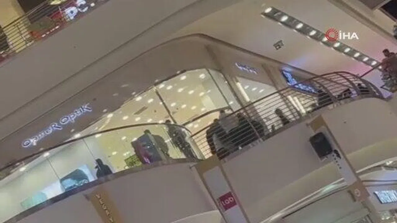 AVM’de Tekmeli Yumruklu Kavga Kamerada