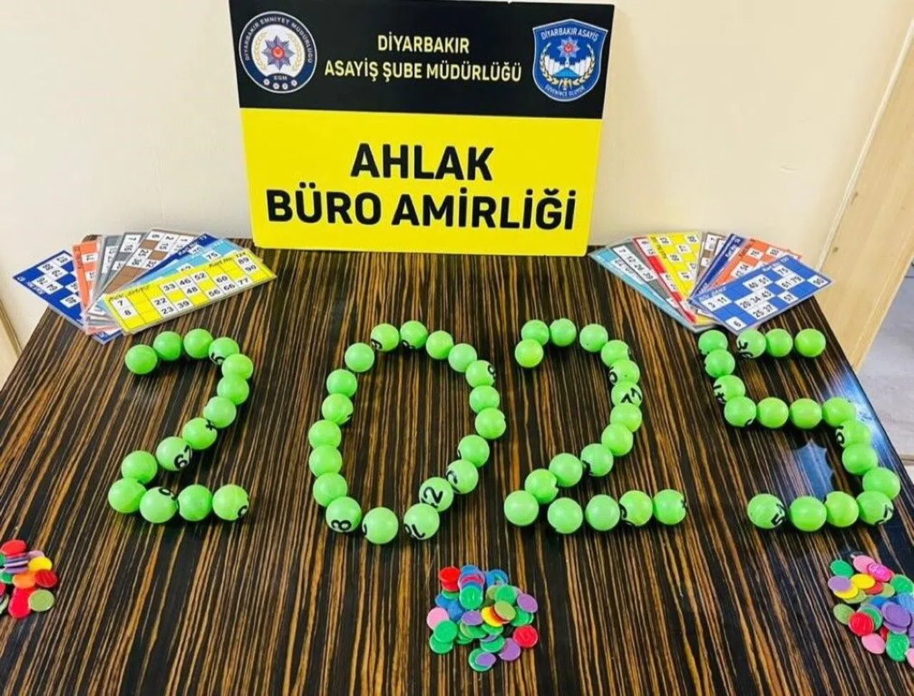 Polis “Mutlu Yıllar” Deyip Baskın Yaptı: 5 Gözaltı