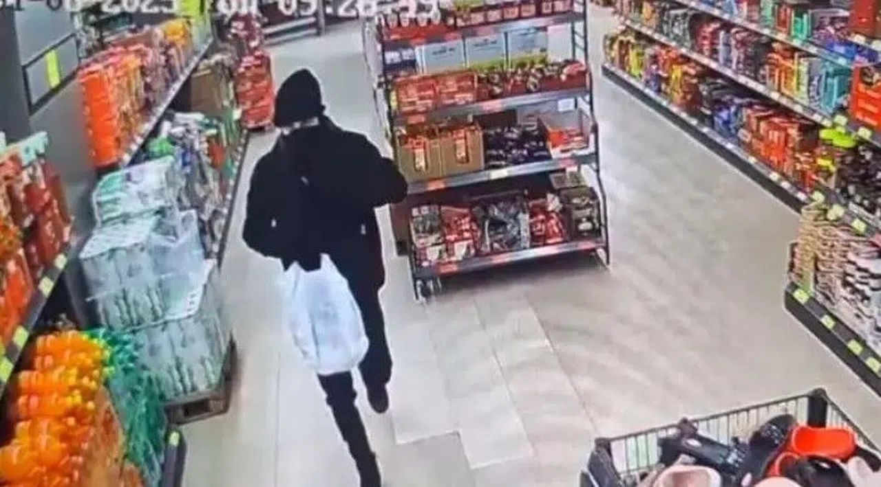 Bir Şahıs Bıçakla Market Çalışanını Tehdit Ederek 200 Bin Lirayı Gasp Etti