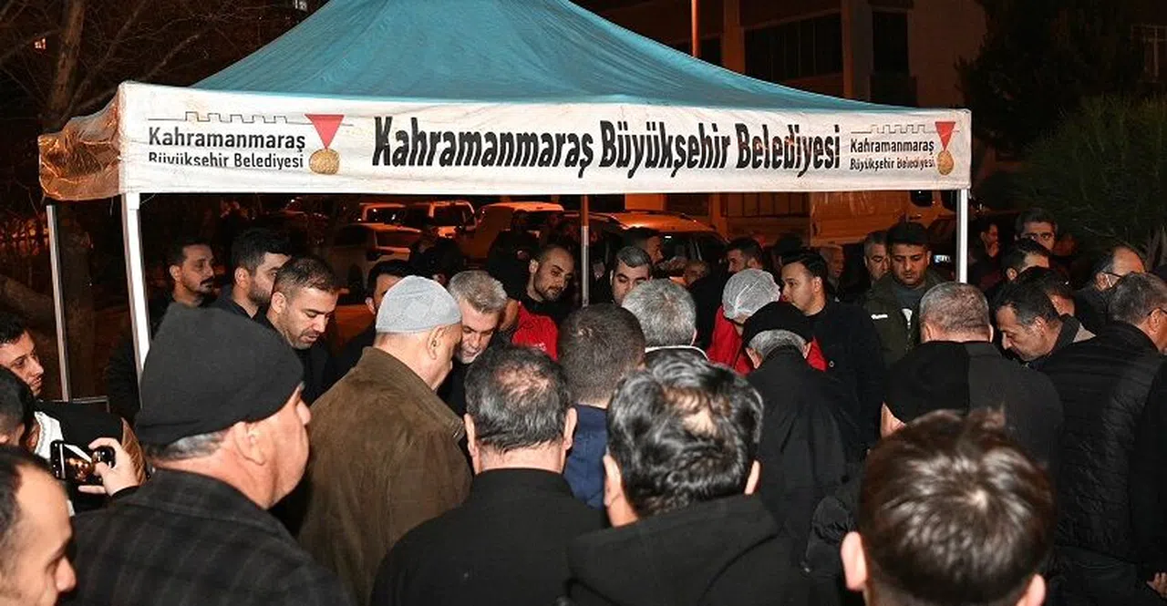 Kahramanmaraş'ta Miraç Kandil'nde Süt Dağıttılar