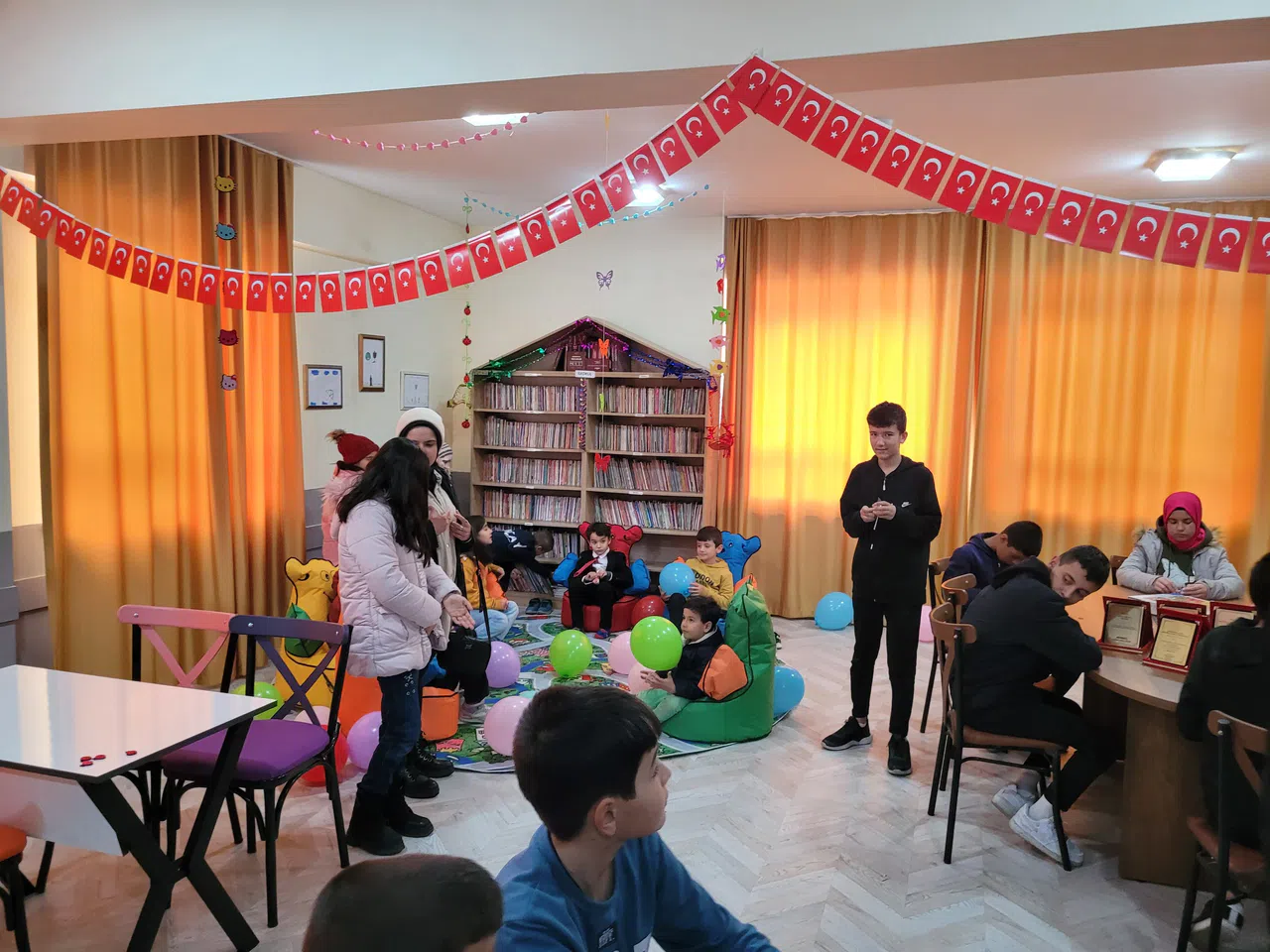 Hepbiriz’den Dereboğazı Kadılı İlkokuluna Kütüphane