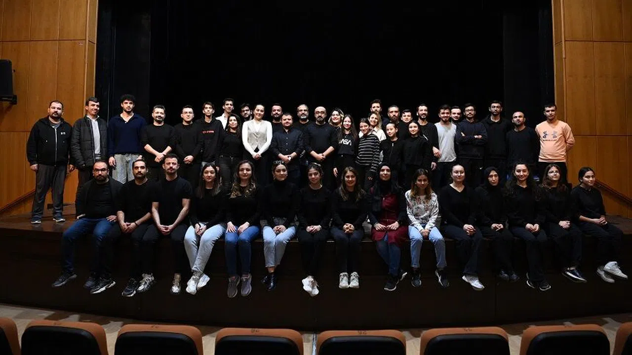 Kahramanmaraş'ta Çocuklara Özel Tiyatro Gösterisi: "Motorlu Kuş"