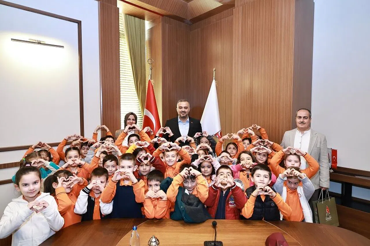 Başkan Toptaş, Türkiye Yüzyılı Maarif Modeli'ni Destekliyor