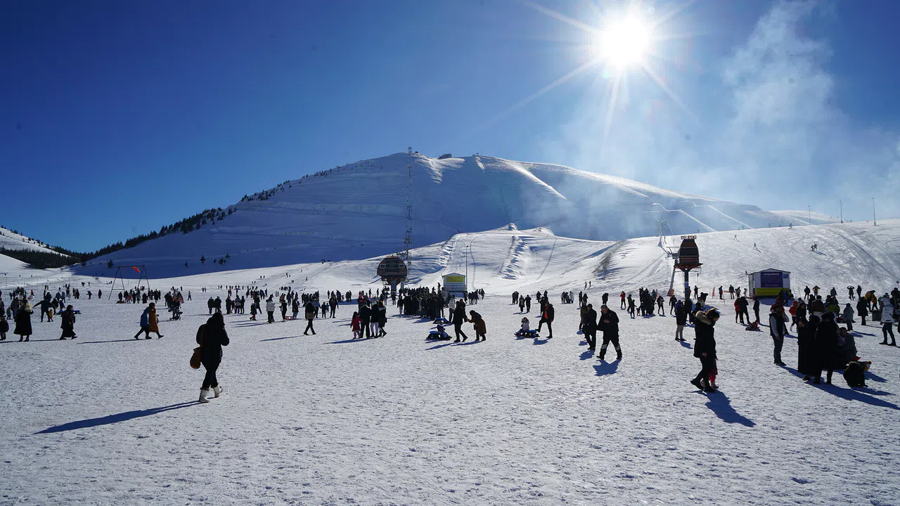 Kahramanmaraş Yedikuyular Kayak Merkezi, Yılbaşında Ziyaretçi Rekoru Kırdı
