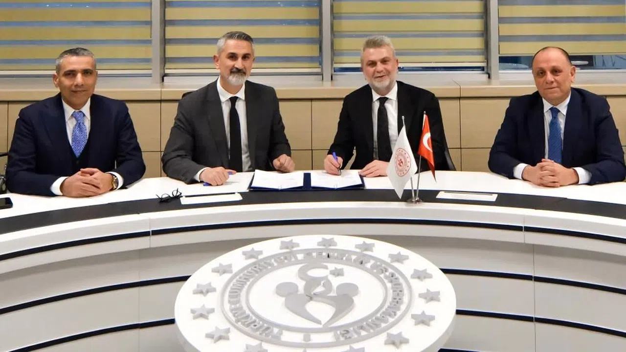 Kahramanmaraş’a Spor Vadisi ve 50 Yeni Halı Saha Kazandırılıyor