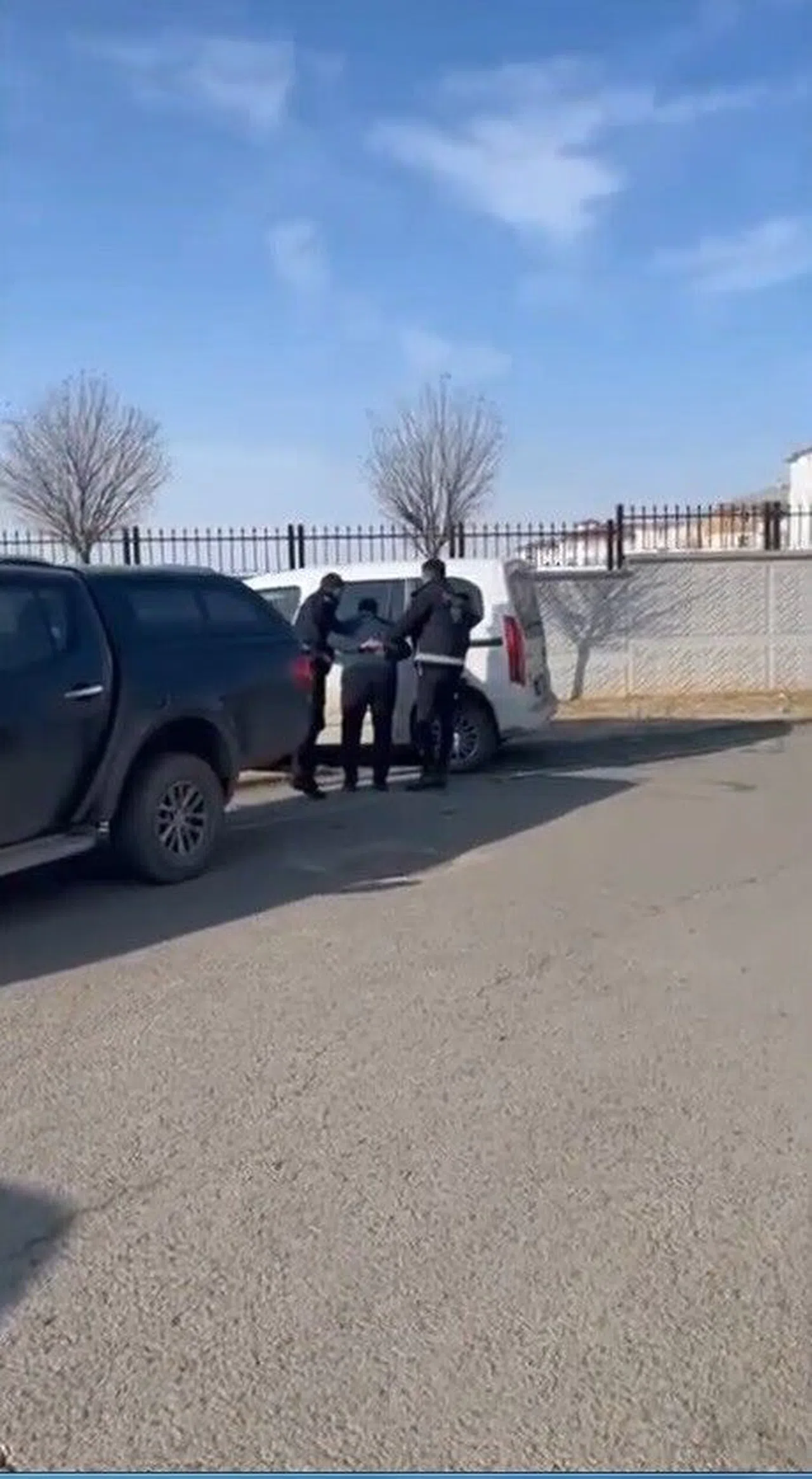 11 yıl hapis cezası bulunan 1 kişi çatıda yakalandı