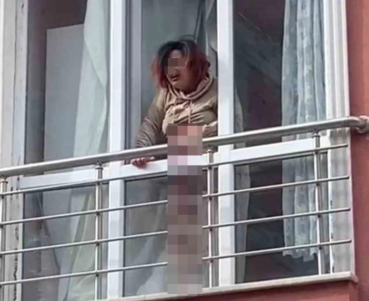 Tartıştığı eşi ve 5 yaşındaki kayınbiraderini bıçakladı