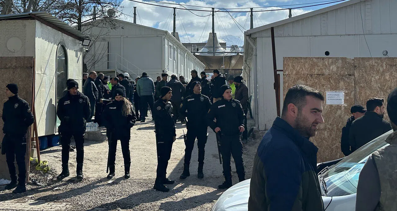 İnşaat işçilerinin "horlama" kavgası: 15 yaralı