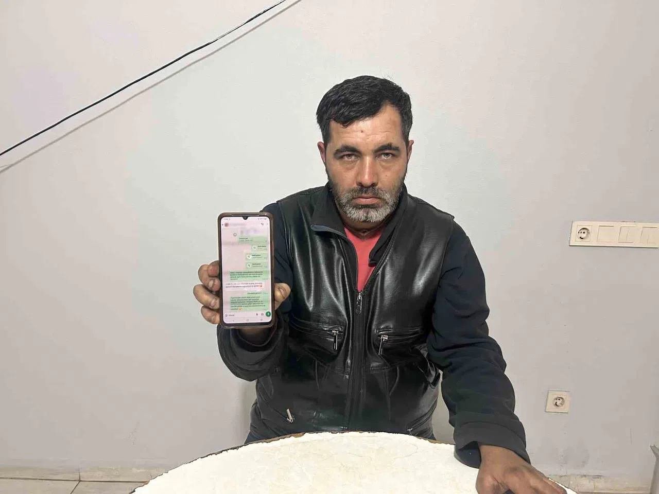 Hem dolandırdılar hem de dalga geçer gibi öpücük emojisi gönderdiler