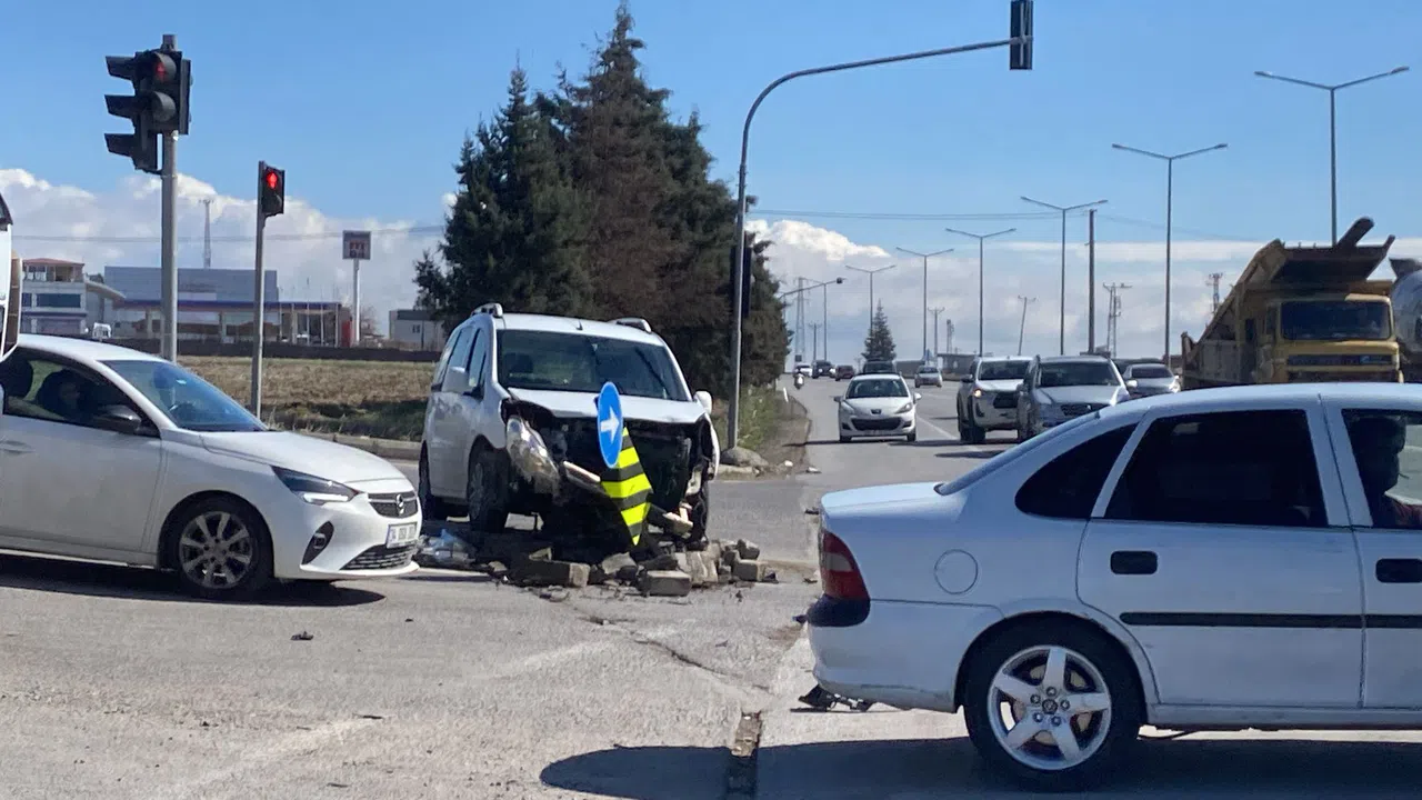 Kayseri Yolunda Trafik Kazası: İki Yaralı