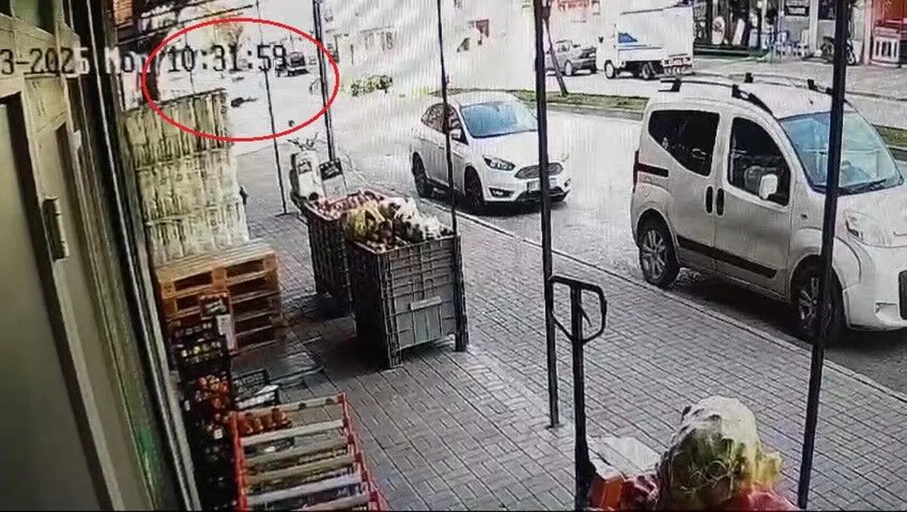 'U' dönüşü yapan otomobil, motosiklet ile çarpıştı: 1 yaralı