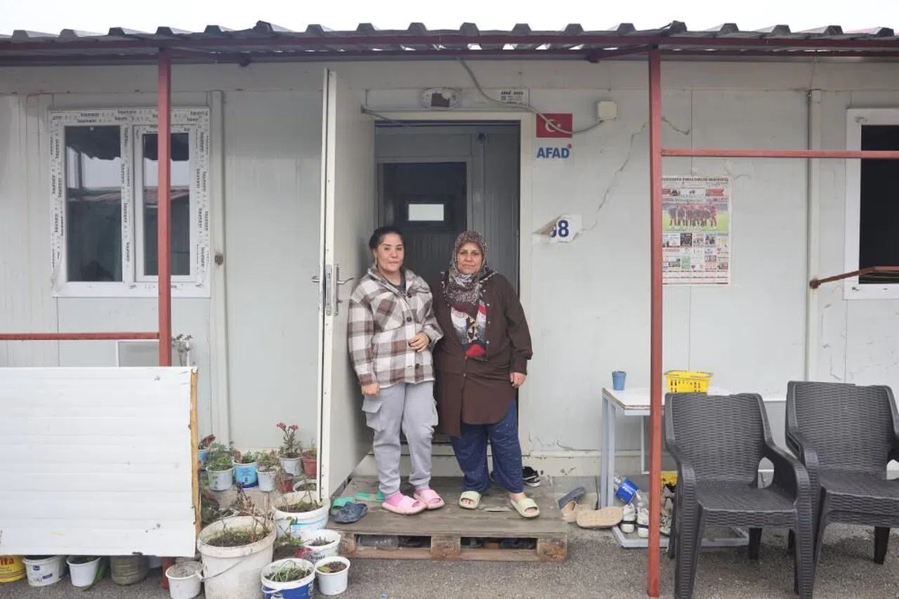 Depremde enkazdan yaralı olarak çıkarılan genç kız 2 yıl sonra konuşmaya başladı