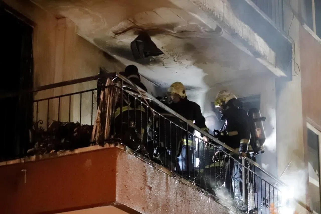 Balkona stoklanan cep telefonu bataryaları bomba gibi patladı