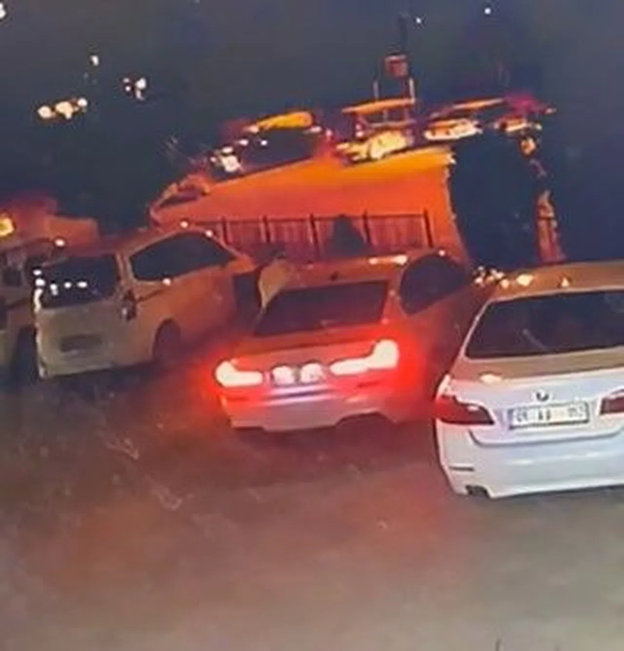 Pusu kurularak öldürülen 3 çocuk babasının cinayet anı kamerada