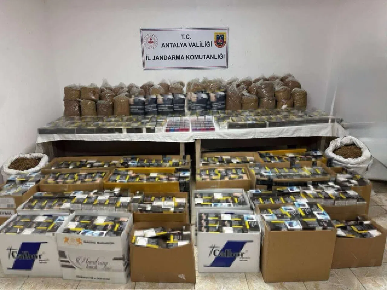 400 kilo kaçak tütün ele geçirildi