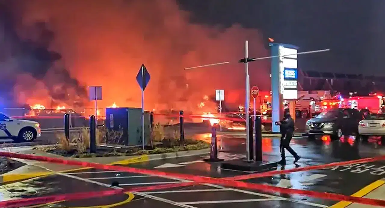 ABD’de 6 kişiyi taşıyan uçak yerleşim bölgesine düştü