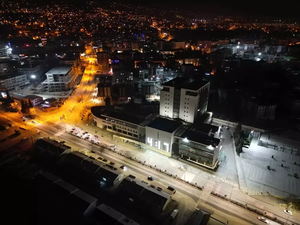 Depremde Hayatını Kaybedenler İçin Anıt Panosu