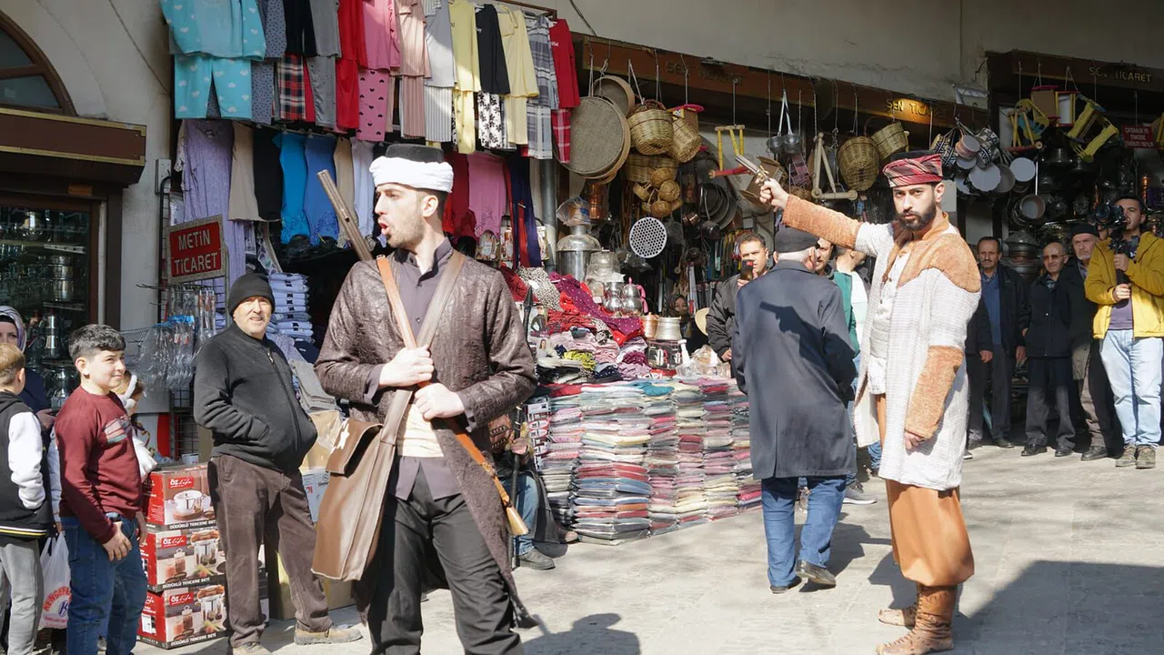 Maraş’ta Tarih Canlanıyor: Kahramanlar Sokaklarda!
