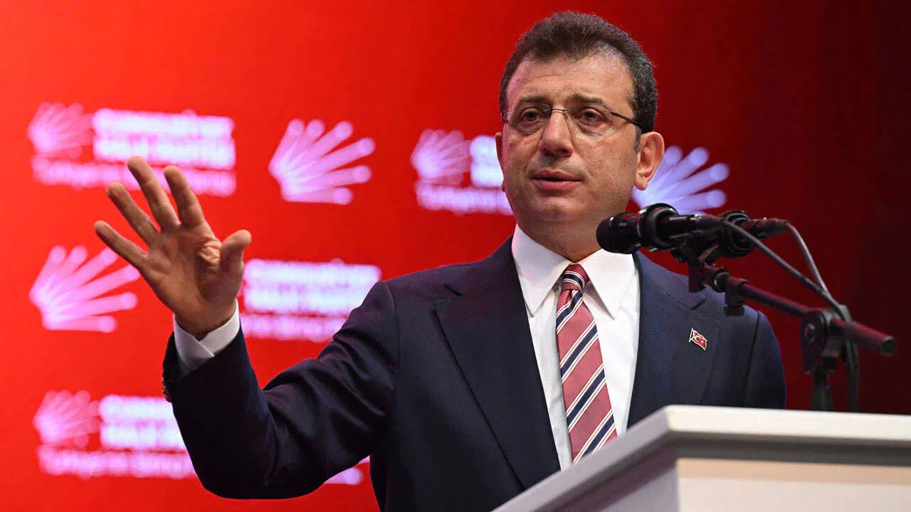 Ekrem İmamoğlu, CHP'nin Cumhurbaşkanı Adaylığı İçin Resmen Başvurdu