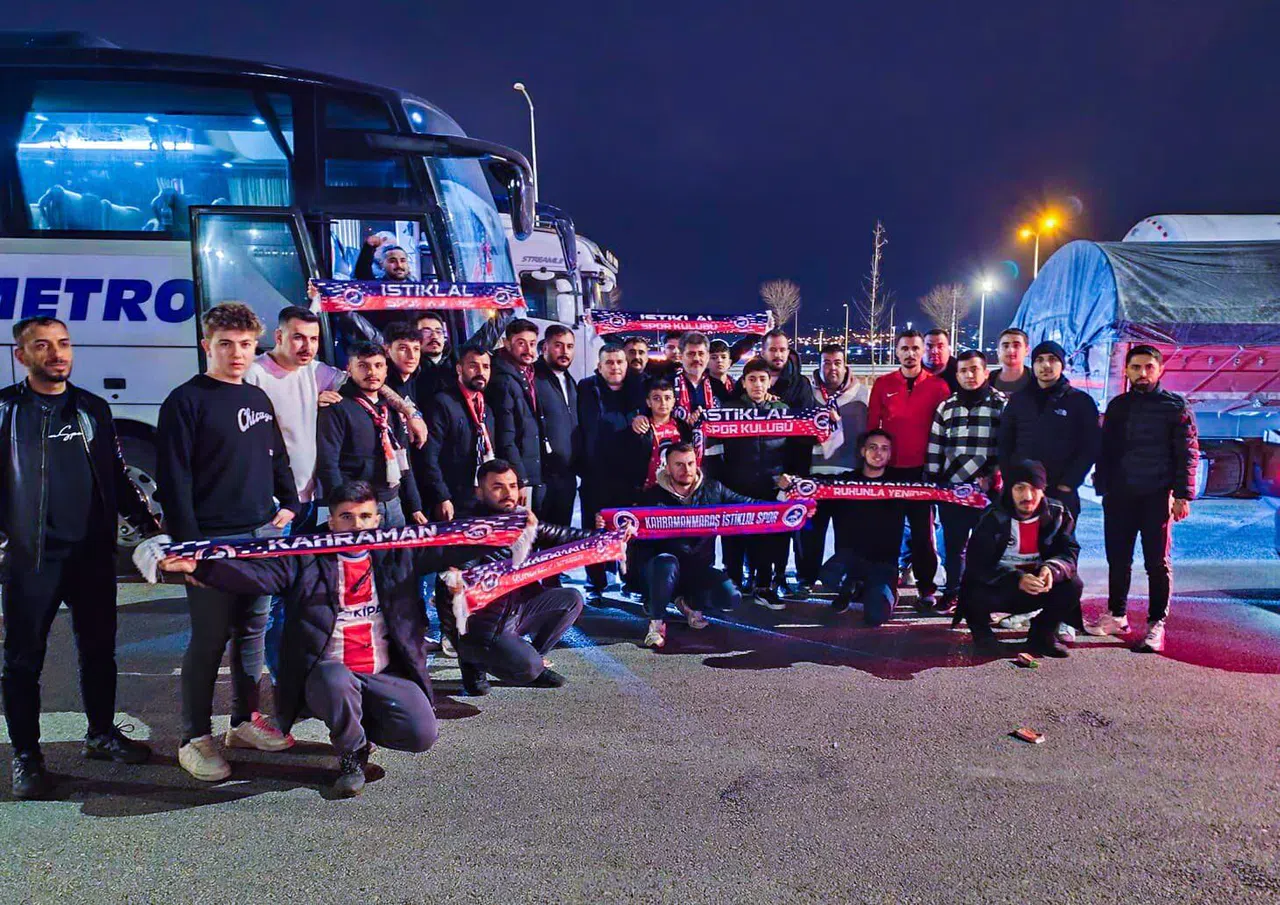 Debgici, Zonguldak Deplasmanından Dönen Taraftarlarla Bir Araya Geldi