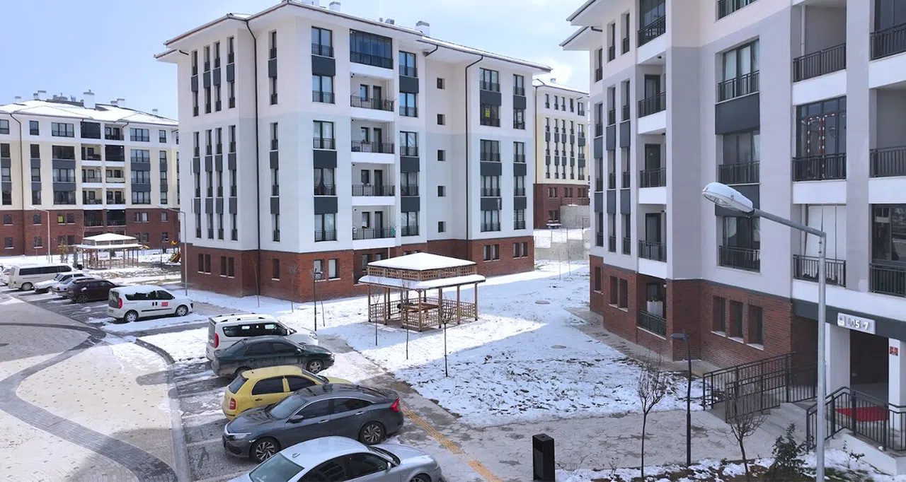 Bakan Kurum’dan sosyal konut paylaşımı: "23 yıldır böyle onlar konuşur, AK Parti yapar"