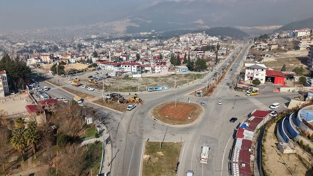 Sütçü İmam Kavşağı’nda Hummalı Çalışma Başladı