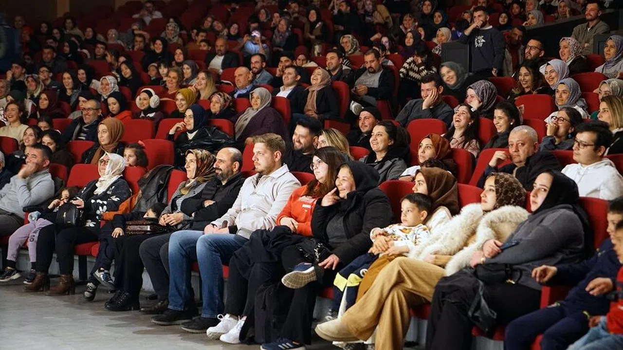 Kahramanmaraş’ta Ramazan Akşamına Özel Tiyatro Gösterisi