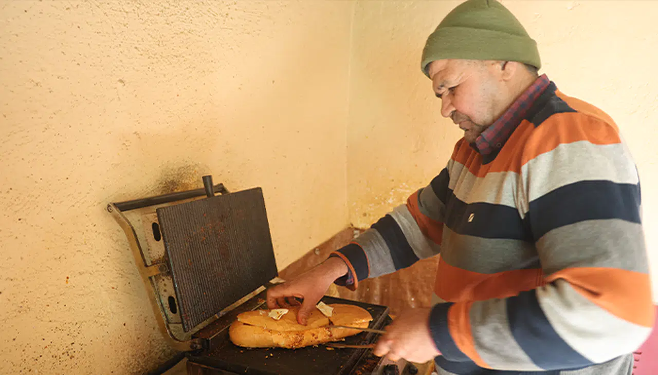 Markete El Arabasıyla Gitti