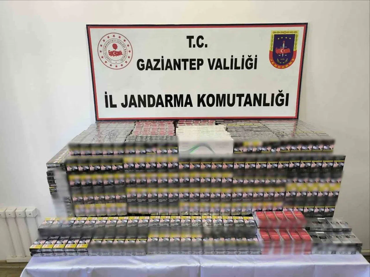 4,2 Milyon TL Değerinde Kaçak Tütün ve Sigara Ele Geçirildi: 38 Gözaltı