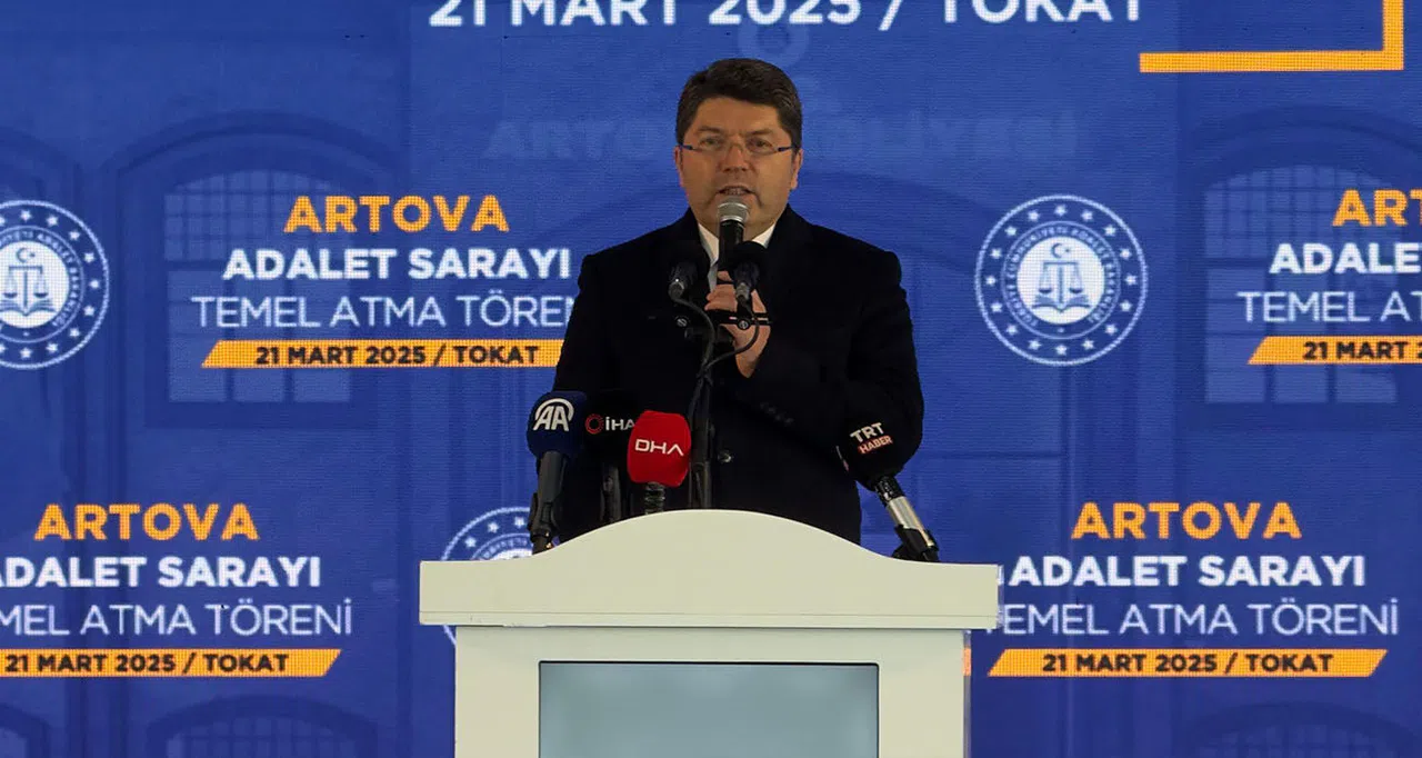 Bakan Tunç: "Suç şebekeleriyle ve yolsuzlukla mücadele eden bir yargı istemiyorlar"