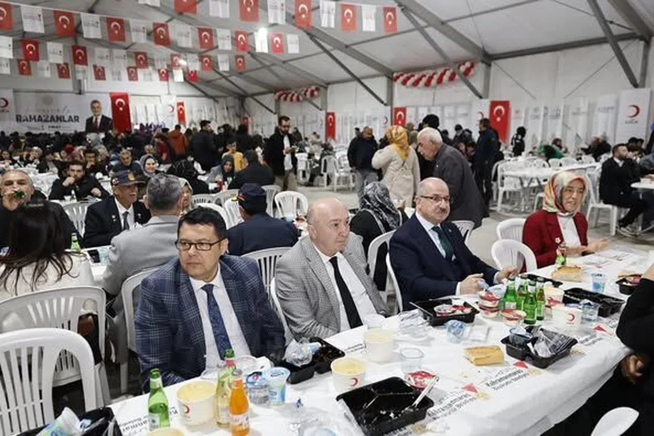 KSÜ Rektörü Yasım, Kızılay’ın İftar Programına Katıldı